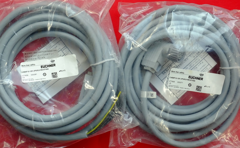 Euchner C-M26F12-12X1,0PU05,0-MA-077635 安士能配有SR11圆形接插头的接配线电缆，5米，弯头
